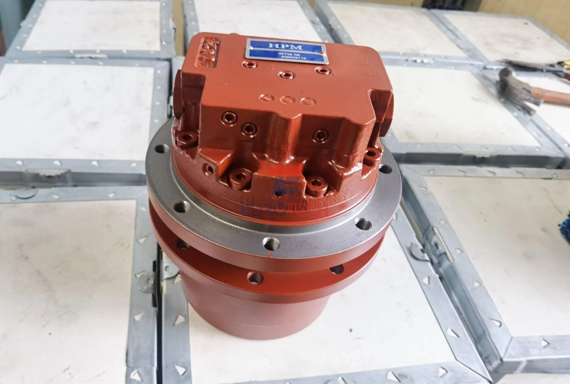 HTM traveling motor