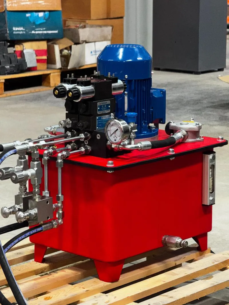 Гидравлическая станция для автоматических ворот испытательной камеры радиоприборов