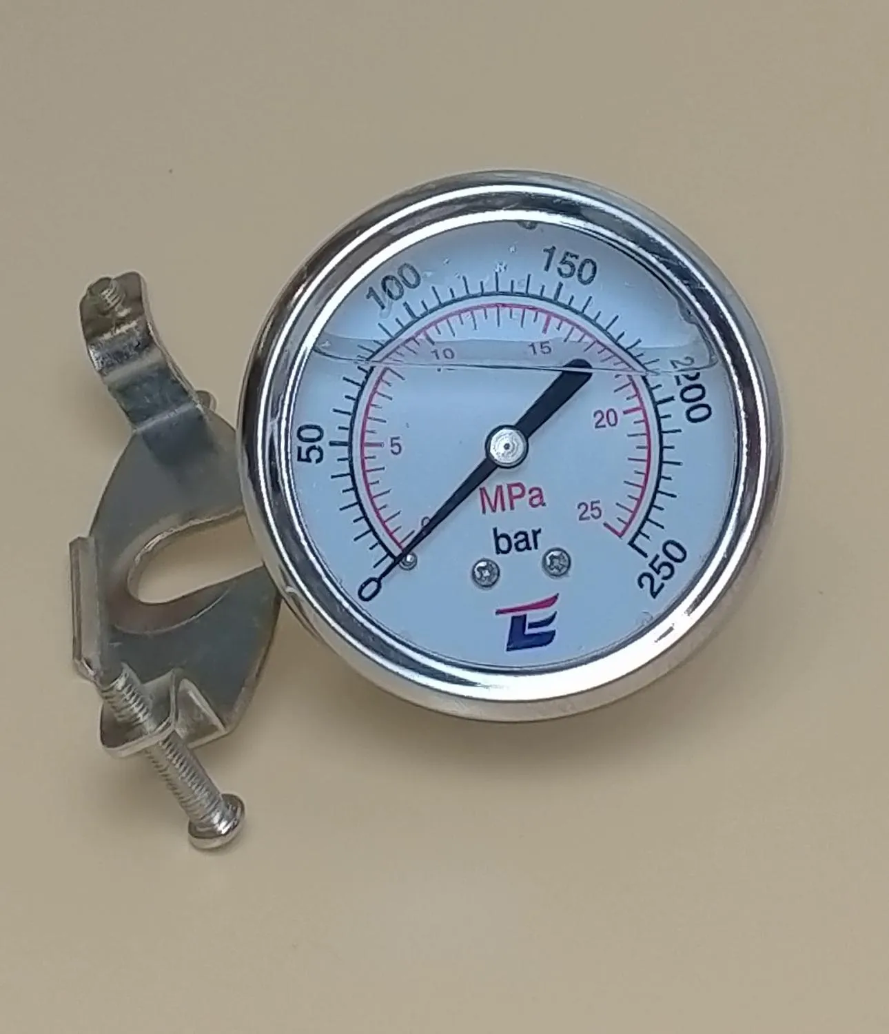 Манометр гидравлический WKPSS063 A 250 bar M638PBL_